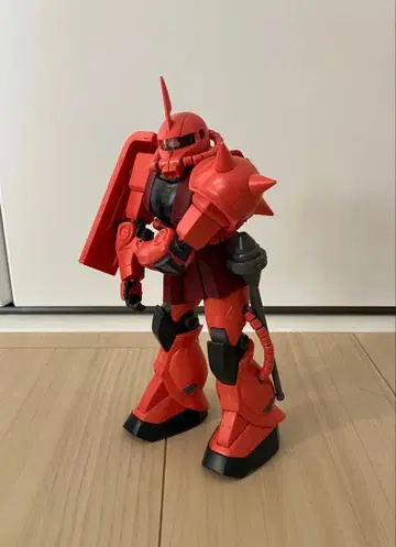 MG (마스터 그레이드) 1/100 MS-06S 자쿠 II