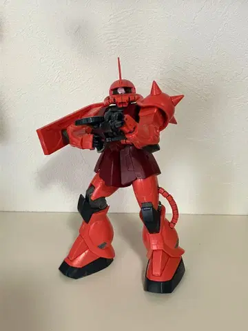 MG (마스터 그레이드) 1/100 MS-06S 자쿠 II