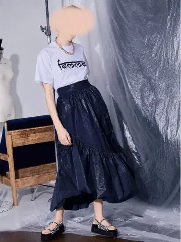 메종 스페셜 코딩 볼륨 스커트 네이비