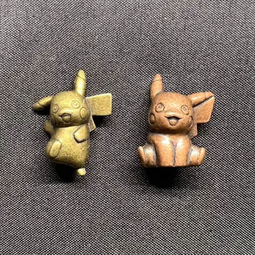 [레어 새상품급] 포켓몬 피카츄 메탈 피규어 금 구리 2체 세트
