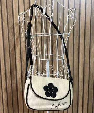 새상품급 마리콴트 숄더백 데이지