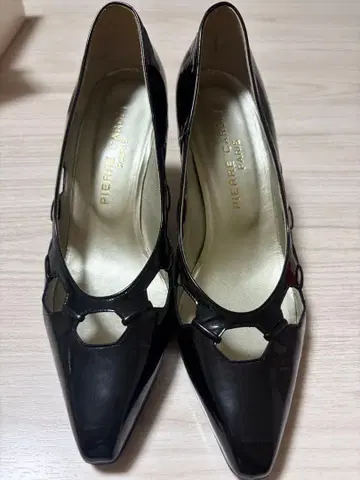 pierre cardin PARIS 펌프스 블랙 36 에나멜제