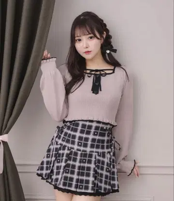 [ 가격 인하 ] pium ( 피움 ) 허리 리브 하트 버튼 니트