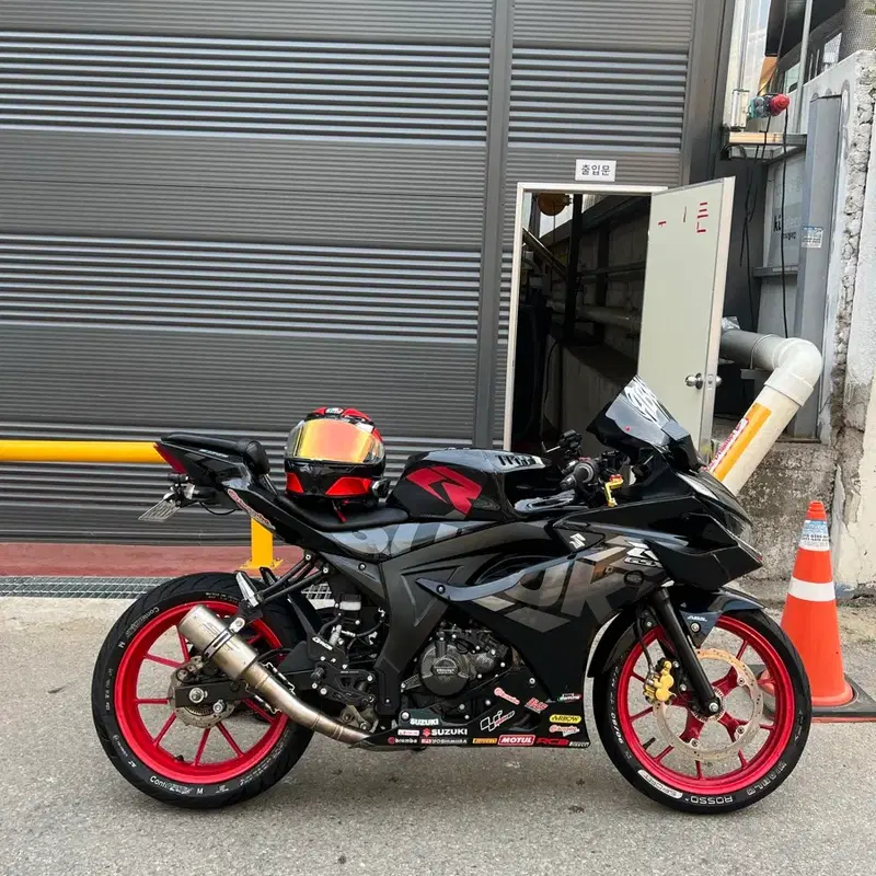 (개인)스즈키 gsx-r125 검정빨강 차(설명글)