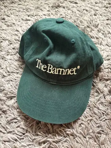 the Barnnet 로고 볼 캡 그린