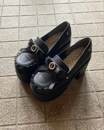 통굽 리본 포함 프릴 펌프스 지뢰계