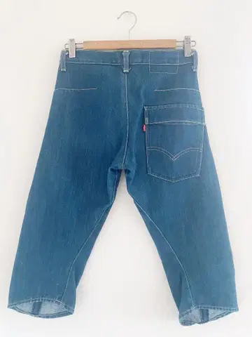 리바이스 엔지니어드 진스 크롭 데님