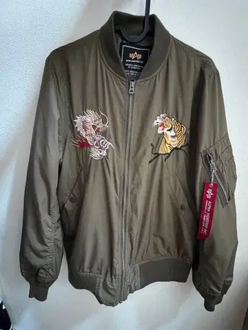 Alpha Industries MA-1 스카잔 자수 플라이트 자켓