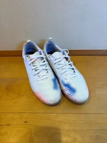 PUMA 축구 스파이크 화이트