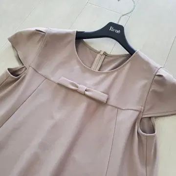 DM 게재 르네 A라인 원피스 밀크티 베이지