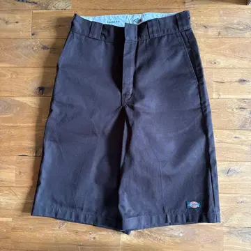 Dickies 루즈핏 숏팬츠 다크 브라운