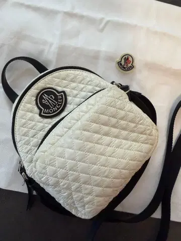 MONCLER 숄더백 화이트 새상품급