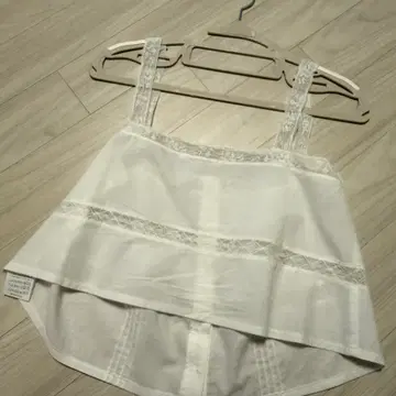 타낫 T/T Cascade swing bustier (ivory) | 블라우스 | 번개장터 중고거래