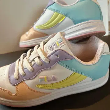 최종 가격 인하! [ 24cm ] FILA 파스텔 컬러 스니커즈