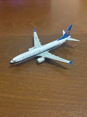 중국남방항공 B737MAX8 1/400