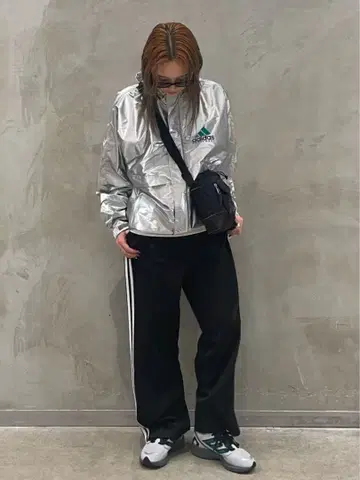 [미사용 새상품] adidas 메탈릭 윈드 브레이커