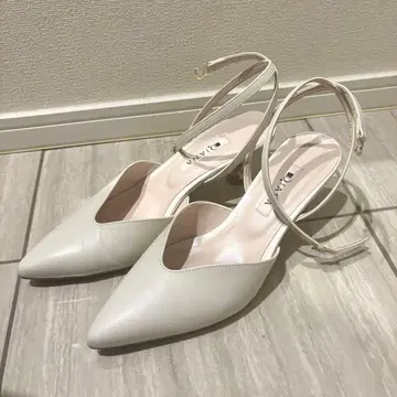 [1일 이내 발송!] DIANA 오픈 펌프스 뮬 화이트 24cm