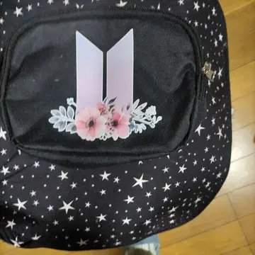BTS 로고 플로럴 디자인 파우치 블랙