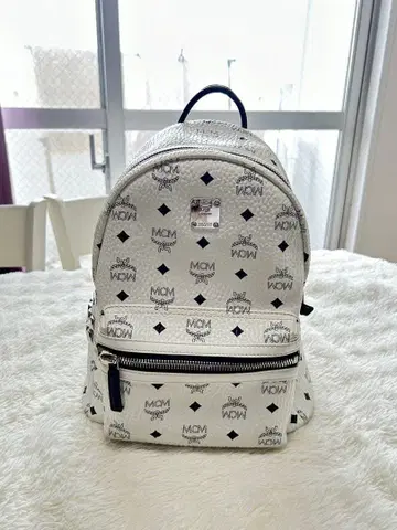 MCM 백팩 화이트