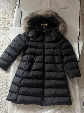 MONCLER 키즈 다운 자켓 퍼 포함 블랙