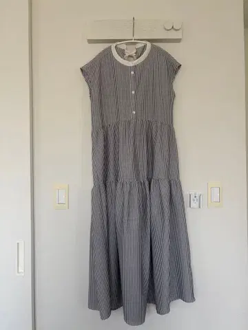 스트라이프 패턴 티어드 원피스