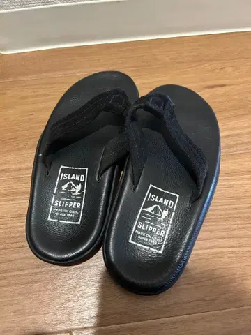ISLAND SLIPPER 샌들 블랙
