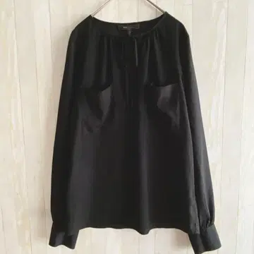 BCBGMAXAZRIA 블랙 앞 리본 블라우스