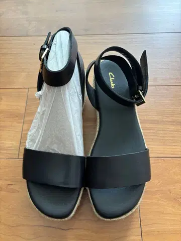 대폭 가격 인하! 새상품 클락스 Clarks 샌들 블랙 24.5