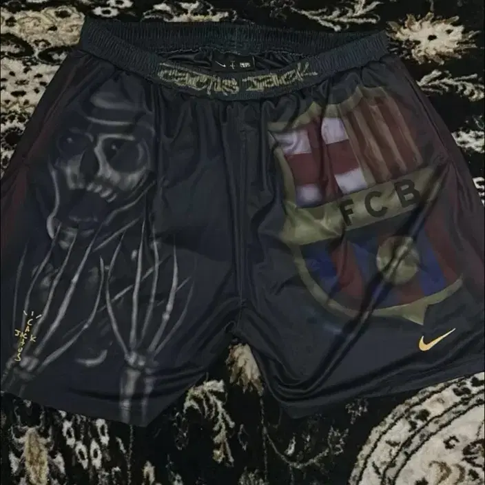 트래비스 스캇 x fc 바르셀로나 반바지 2XL