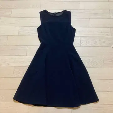 REISS 네이비 슬리브리스 원피스 드레스
