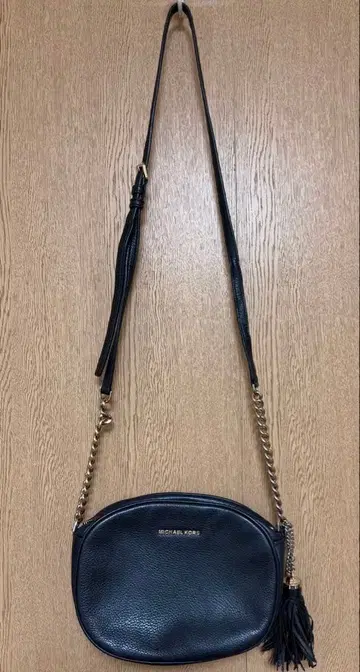 MICHAEL KORS 숄더백 블랙 태슬