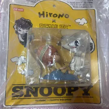 POP MART Hirono x PEANUTS 스누피 피규어