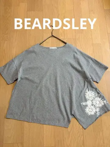 BEARDSLEY 꽃 자수 반팔 T셔츠 그레이