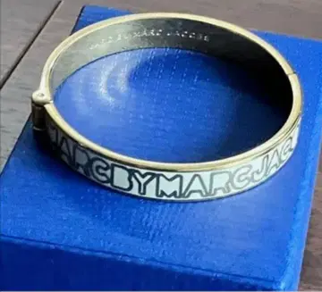 MARC JACOBS 팔찌 화이트 브랜드 로고