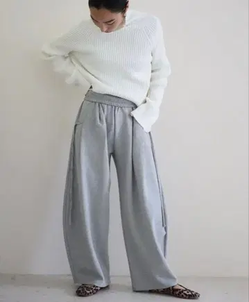 HAILEE 커비 스웨트 팬츠 새상품