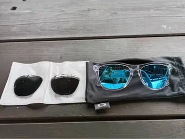 OAKLEY 프로그스킨 클리어 프레임 블루 미러 렌즈