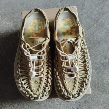 킨 유니크 미모사 KEEN UNEEK MIMOSA 2