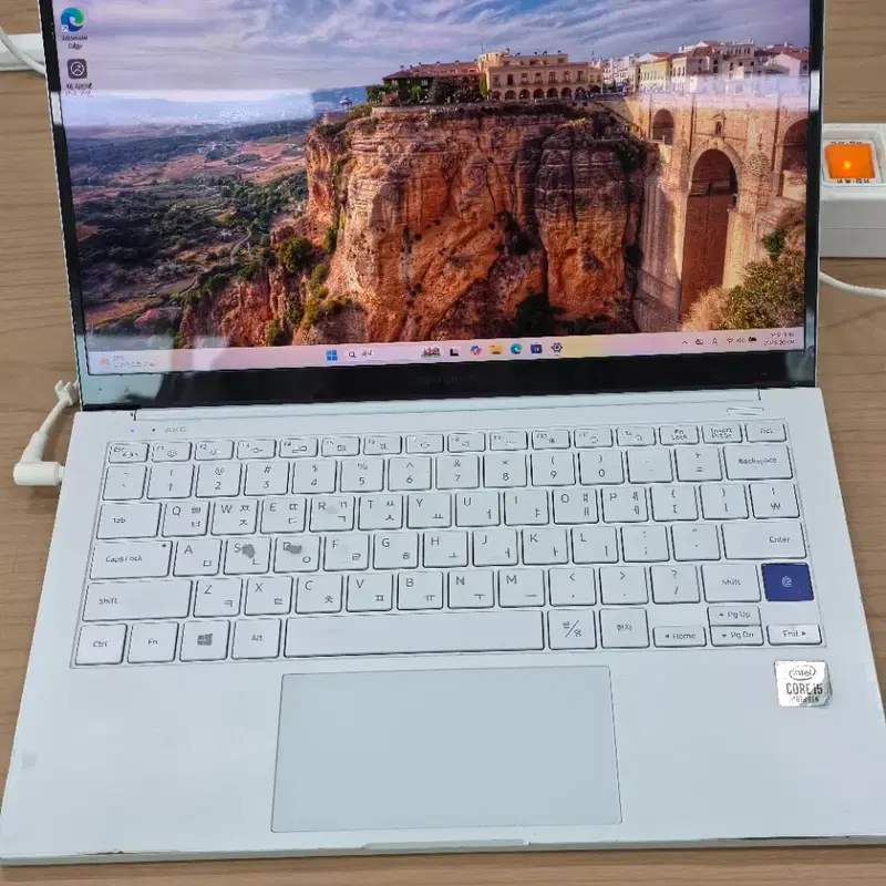 B급 삼성 갤럭시북 이온 13.3인치 i5 10세대 256GB 노트북