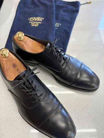 Crockett & Jones 스트레이트 팁 블랙