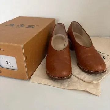 Arts&science 가죽 펌프스 브라운 23cm