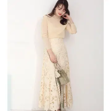 [ 미착용 ] Mystrada 카틀레야 컷워크 플레어 스커트
