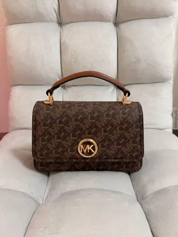 MICHAEL KORS MK 로고 숄더백 브라운