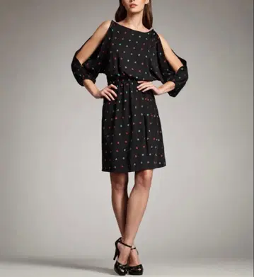 Marc by Marc Jacobs 오픈 숄더 자수 드레스