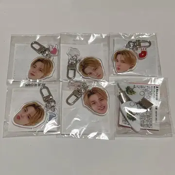 treasure 도영 캡슐 토이 얼굴 아크릴 키링 클립 헤어핀