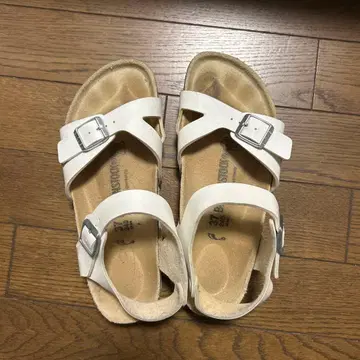 BIRKENSTOCK 샌들 화이트 37 사이즈