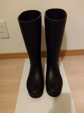 CROCS 레인부츠 블랙 w9 (여성용)