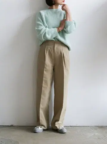 AURALEE HARD TWIST FINX LINEN CHINOPANTS