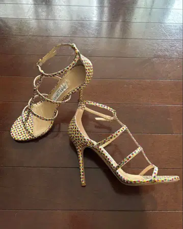 [JIMMY CHOO] 도트 무늬 스트랩 샌들