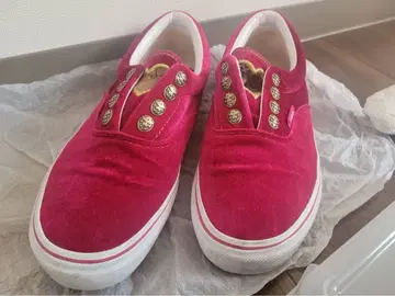 VANS 죠죠의 기묘한 모험 황금의 바람 콜라보 스니커즈