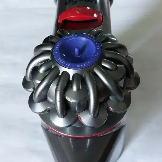 다이슨무선청소기 V8 본체 부품용으로 판매합니다